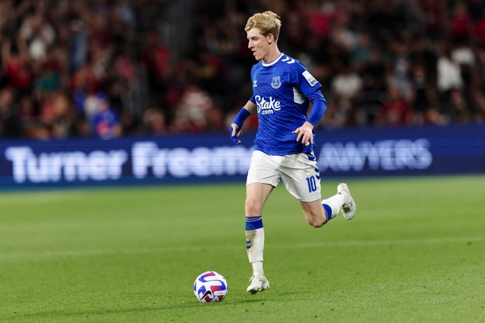 Everton's Stake.com will move to the sleeve